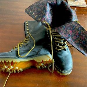 Doc Martens Aleinas women’s size 8. Brand new never worn from a .smoke free home